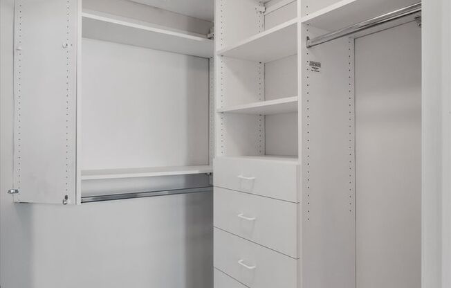 WHY RENT A HOUSE WHEN YOU CAN HAVE A PENTHOUSE Sought after Park Avenue