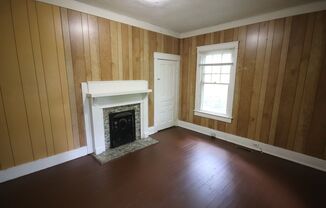 2 beds, 1 bath, $1,095