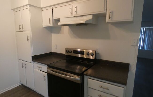 2 beds, 2 baths, 1,375 sqft, $2,978, Unit H08A