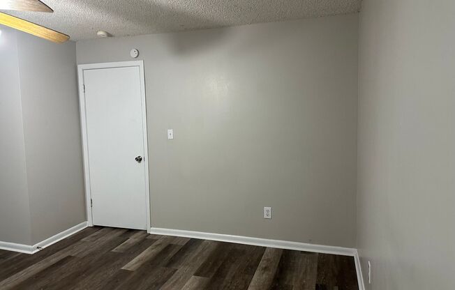 1 bed, 1 bath, 800 sqft, $695, Unit Unit 20