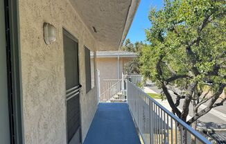 2 beds, 1 bath, $2,450