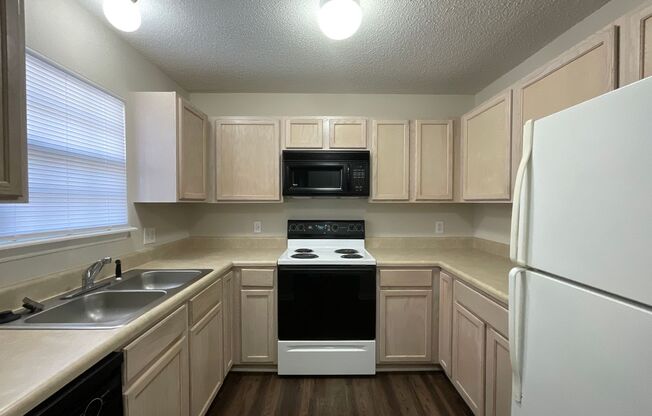 1 bed, 1 bath, 765 sqft, $1,050, Unit 2752-3