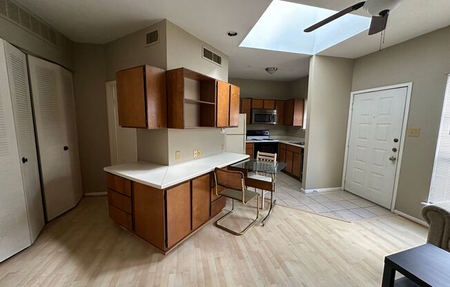 Studio, 1 bath, 432 sqft, $895, Unit 68