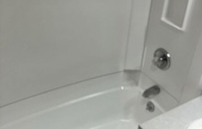 Studio, 1 bath, 525 sqft, $1,225, Unit 213