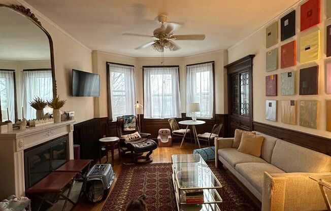 2 beds, 1 bath, 750 sqft, $3,200, Unit 23