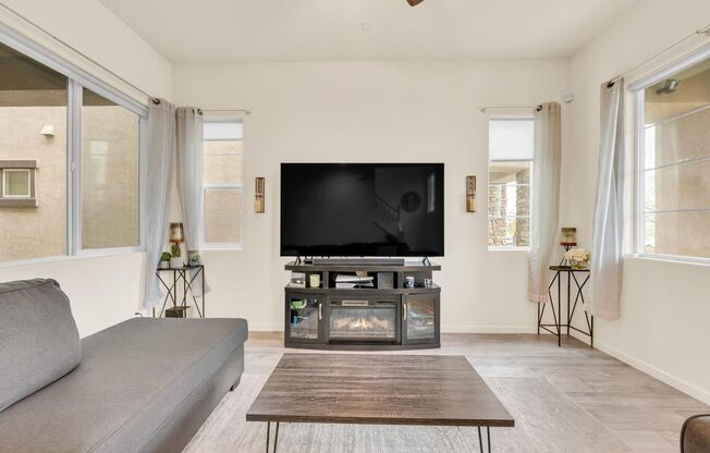 Beautiful 2019 Built 3 bedrooms 2.5 bath!