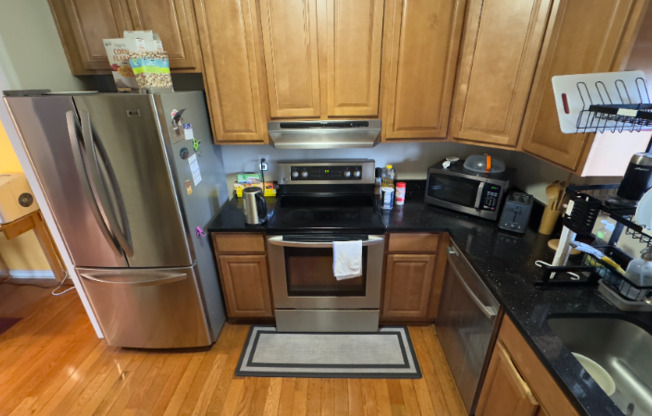 2815 LEE OAKS CT