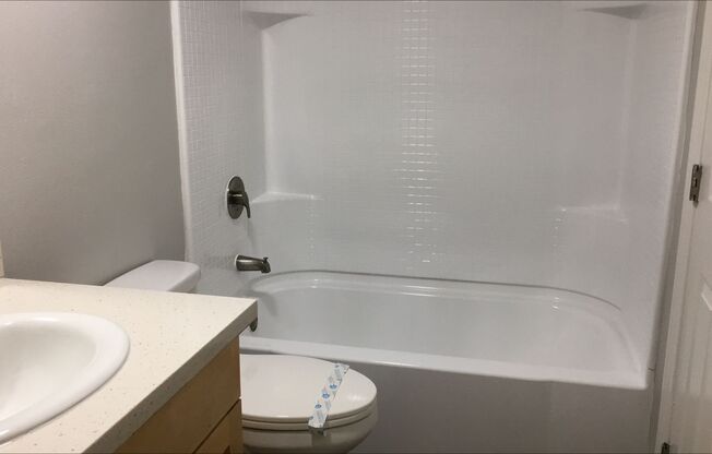 2 beds, 1.5 baths, 866 sqft, $2,825, Unit 801A8