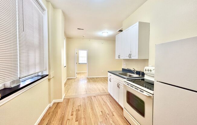 1 bed, 1 bath, 272 sqft, $1,100, Unit 2E