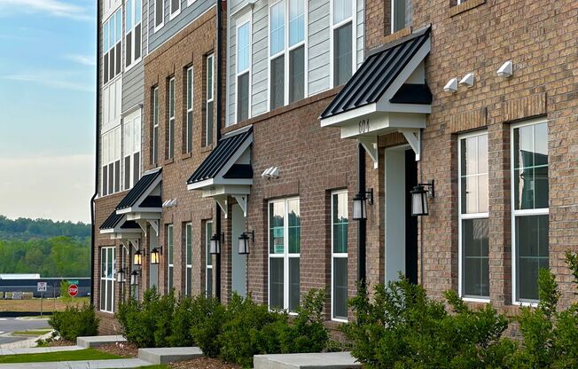 New Luxury Townhome in Grove 98