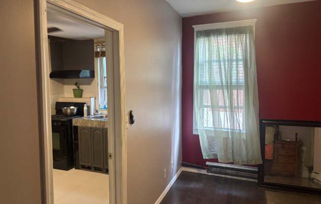 4 BAYVIEW AVE