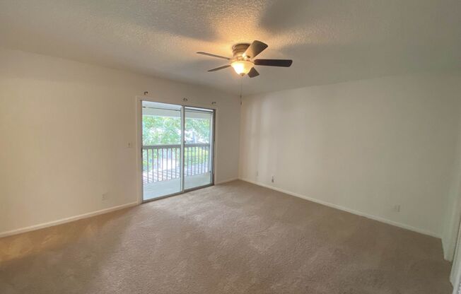 3 beds, 2.5 baths, $1,950, Unit UNIT # 126