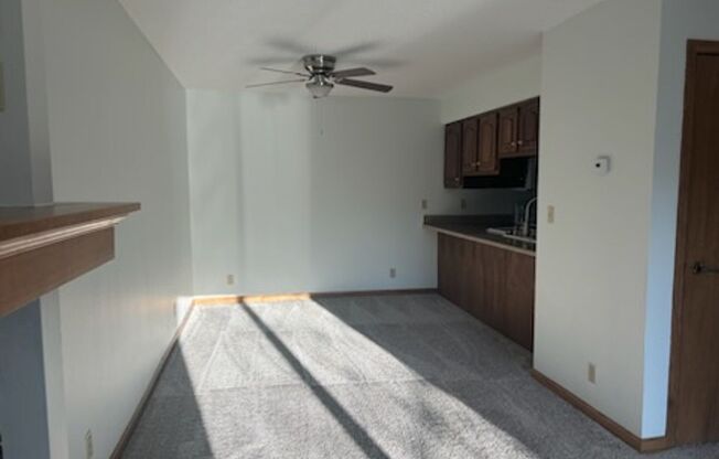 2 beds, 2 baths, $1,595