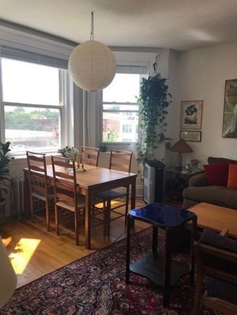 1 bed, 1.5 baths, $2,900, Unit 5