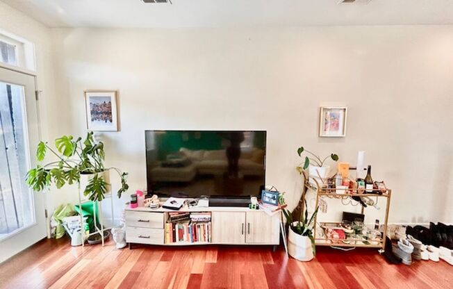 Gorgeous 3 bedroom/studio, 3.5 bath unit in the highly sought after Columbia Heights neighborhood!