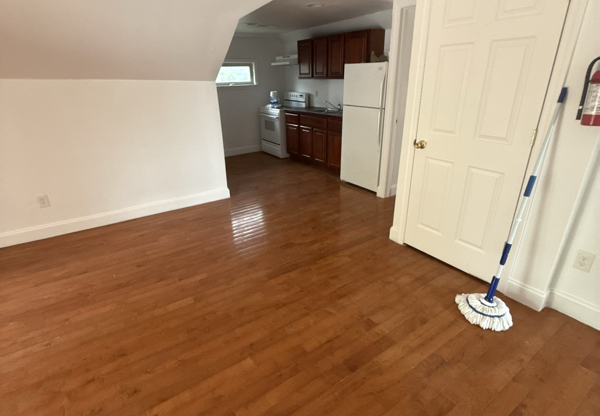 106 W CAMDEN AVE