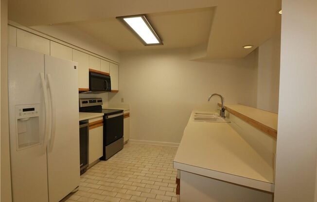 2 beds, 2 baths, $2,795