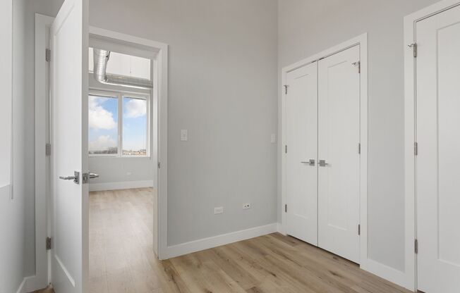 3 beds, 2 baths, 887 sqft, $2,950, Unit 510