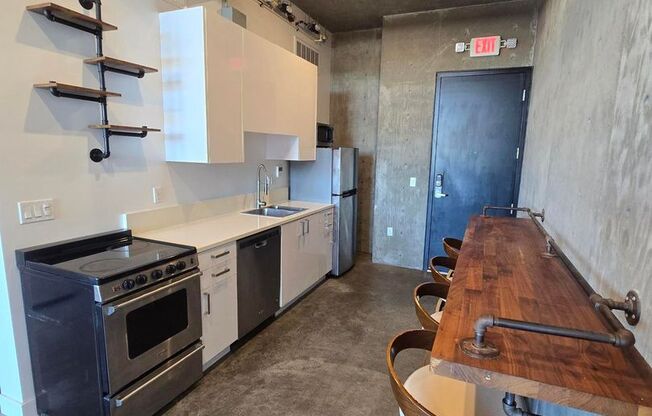 Studio, 1 bath, 500 sqft, $2,295, Unit 08