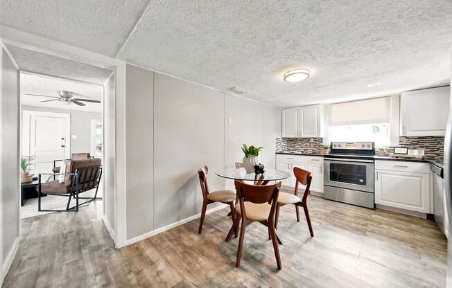 2 beds, 1 bath, $1,395