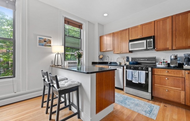 32 Yarmouth St. A
