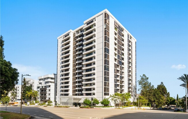 3 beds, 3.5 baths, 2,426 sqft, $7,500, Unit 609