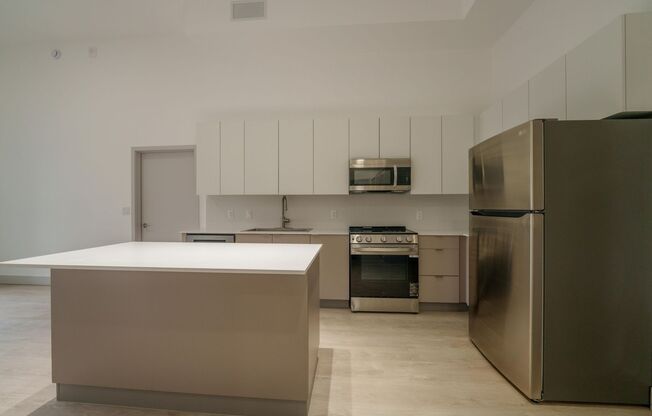 3 beds, 2 baths, 1,348 sqft, $2,622, Unit 114