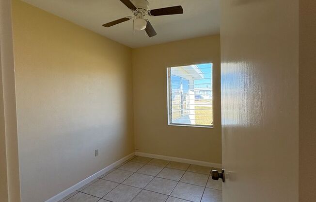 3 beds, 1 bath, $1,650