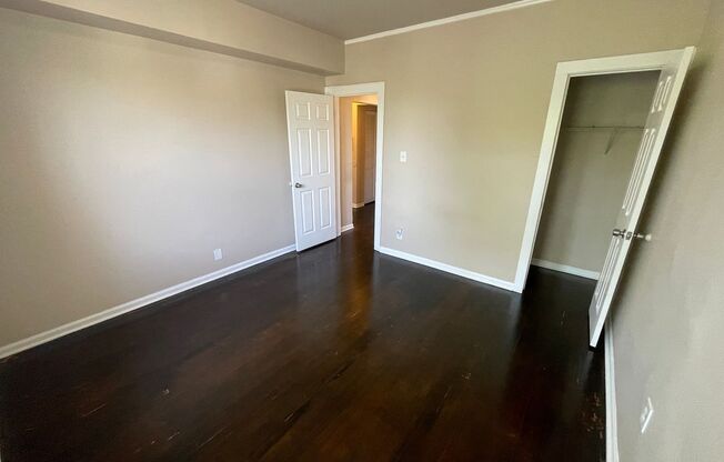 2 beds, 1 bath, $1,400, Unit 2648 # 5