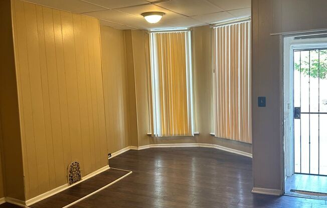 Spacious Home for Rent! W/D Hook-Up! Available Now!
