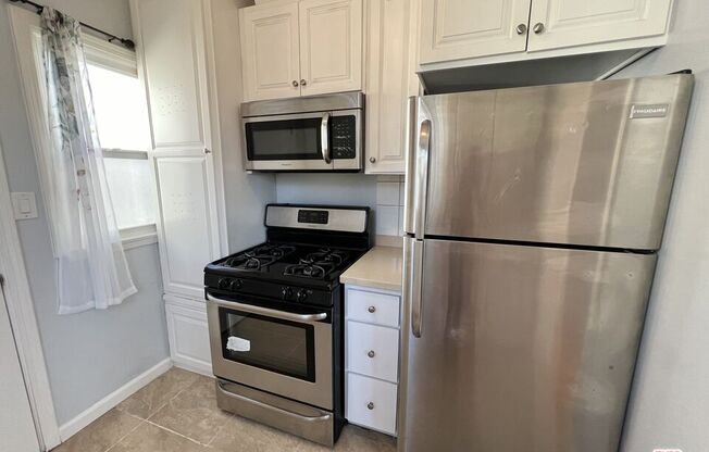 1 bed, 1 bath, 650 sqft, $2,250