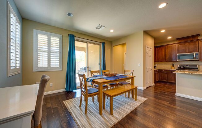 Single-Story Living with Modern Finishes – Available Furnished or Unfurnished