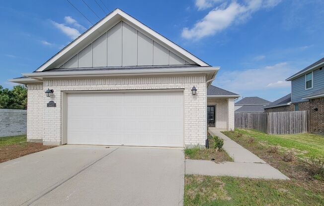 Cul De Sac Lot with no Side Neighbor for added privacy! Half Car Garage. Great standard features, including granite countertops in kitchen and all baths, 42 inch WHITE cabinets, Herringbone Designer Backsplash, Optional Kitchen Island for added Countertop