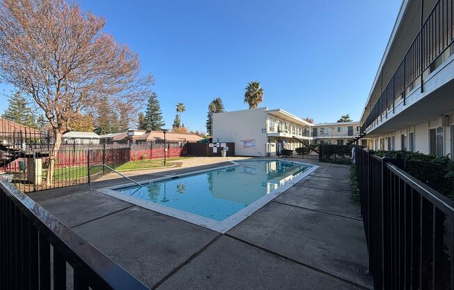 1 bed, 1 bath, 463 sqft, $1,350, Unit B8