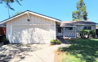 Beautiful 4 bed / 2 bath / 1,260 sqft Single Story Home in Concord - Available 08/01