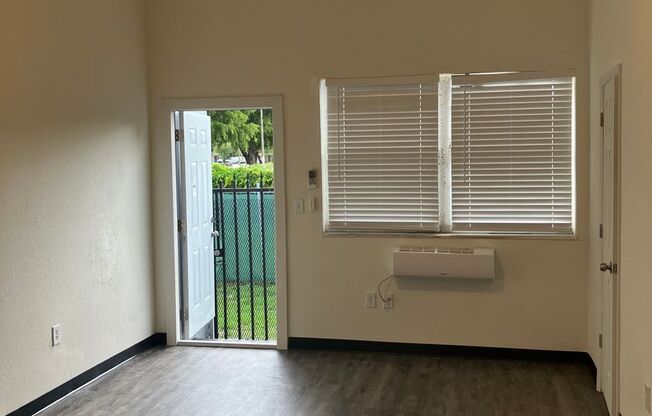 Studio, 1 bath, 300 sqft, $1,525, Unit 5