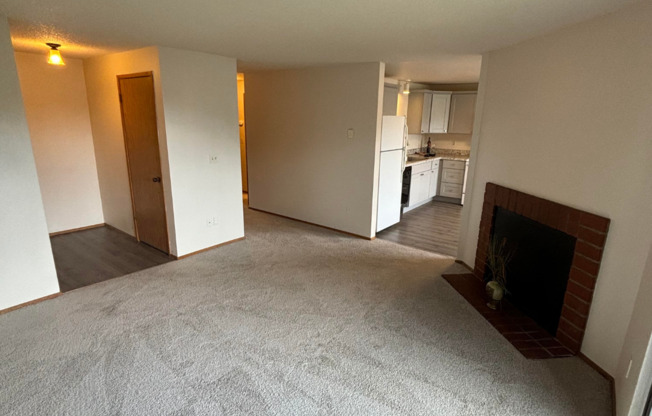 2 beds, 1 bath, 940 sqft, $1,825