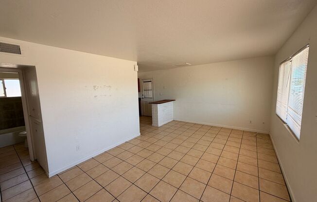 114 W RILEY DR