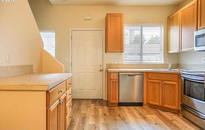 3 beds, 2 baths, $2,195, Unit # L 78