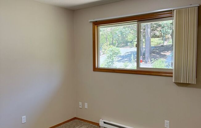 1 bed, 1 bath, 718 sqft, $1,265, Unit 14