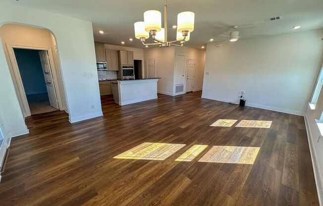 251 SUNLIGHT BLVD