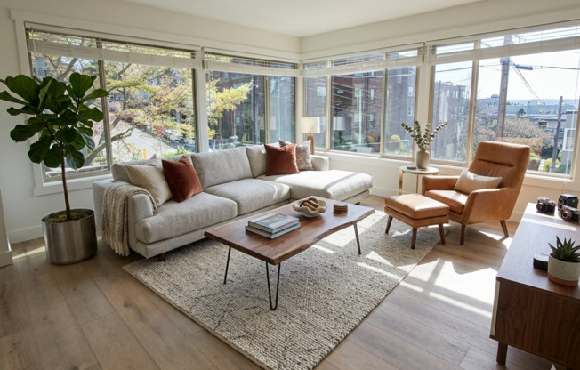 2 beds, 1 bath, 867 sqft, $2,995, Unit 102