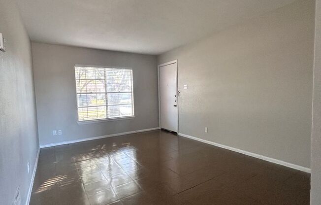 3 beds, 1 bath, $1,195