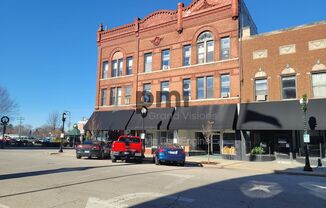 601 1/2 MONROE