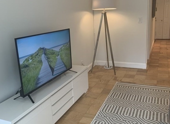 1 bed, 1 bath, 750 sqft, $3,400, Unit 10A