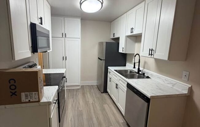 2 beds, 2 baths, 1,015 sqft, $2,825, Unit 114