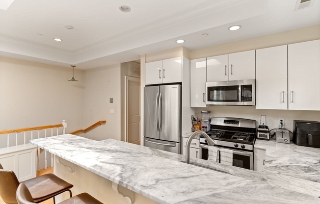 9 SHERIDAN ST
