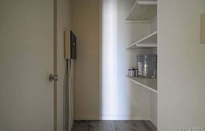 2 beds, 2 baths, $2,700, Unit #1403