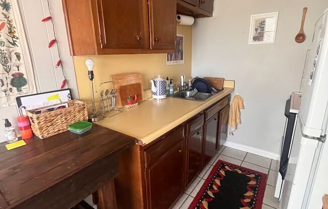 Studio, 1 bath, 400 sqft, $945, Unit 206
