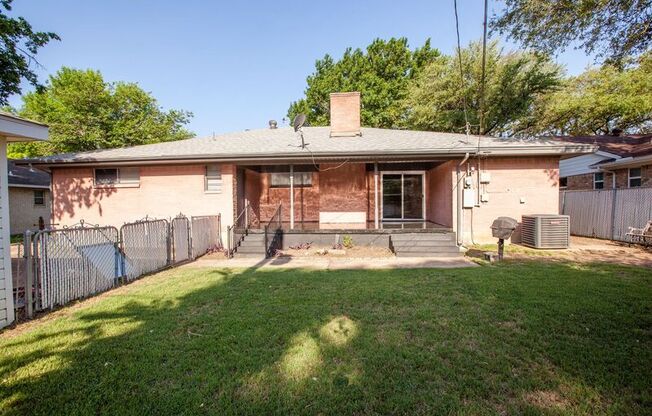 118 N LOIS LN